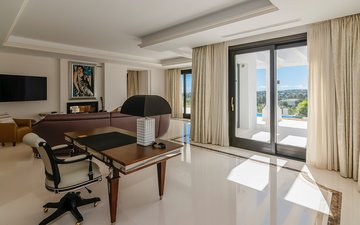 Property slide 17