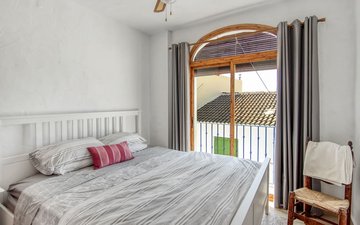 Property slide 16
