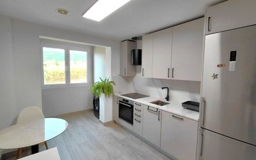 Property slide 10