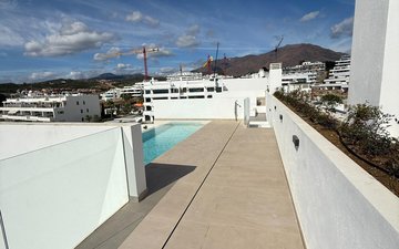 Property slide 32