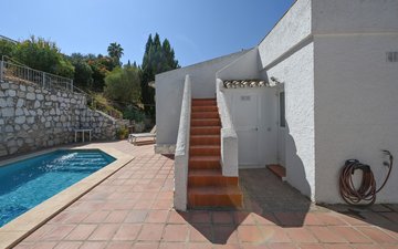 Property slide 30