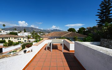 Property slide 32