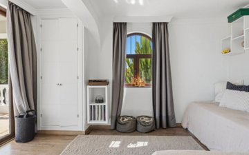 Property slide 18