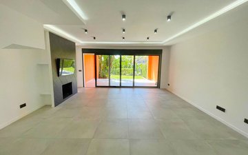 Property slide 10