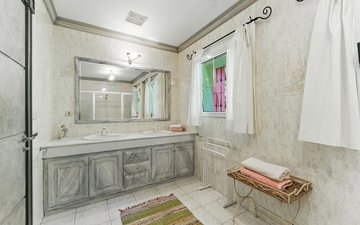 Property slide 38