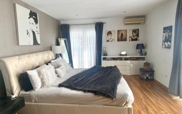 Property slide 10