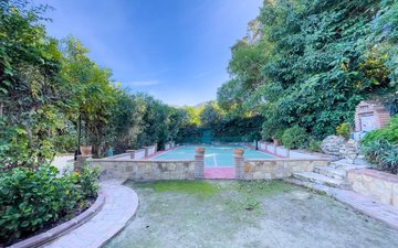 Property slide 40
