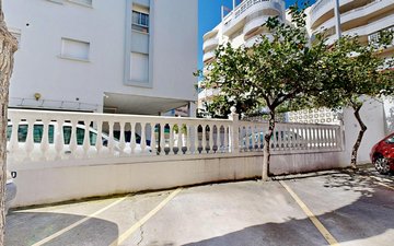 Property slide 20