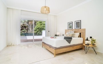 Property slide 16
