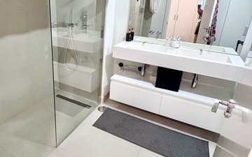 Property slide 18