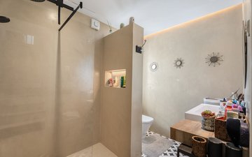 Property slide 10