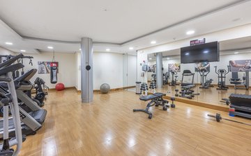 Property slide 32