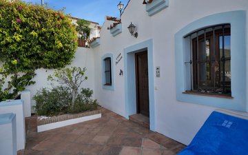 Property slide 32