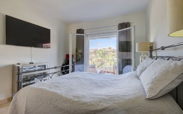 Property slide 31