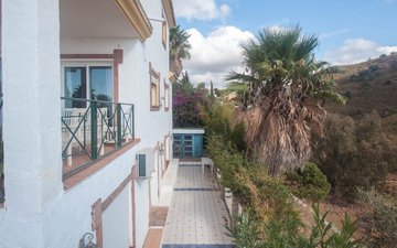 Property slide 40