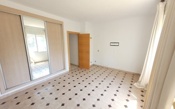 Property slide 16