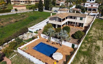 Property slide 32