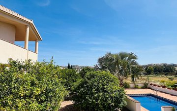 Property slide 61