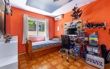 Property slide 25