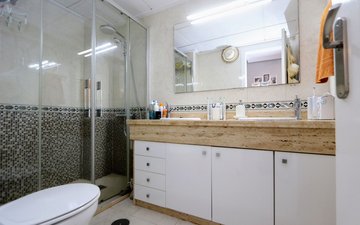 Property slide 19