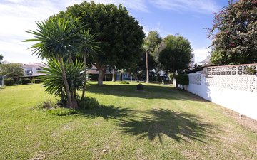 Property slide 32