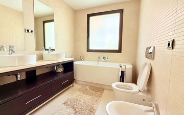 Property slide 16