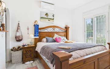 Property slide 17