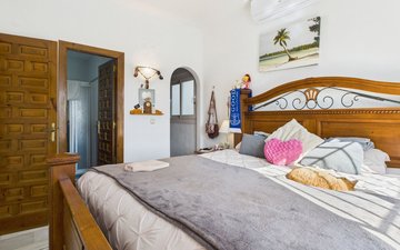 Property slide 25