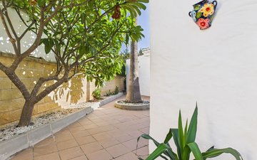 Property slide 39