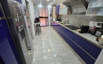 Property slide 32