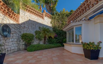 Property slide 40
