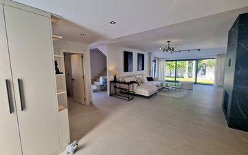 Property slide 14
