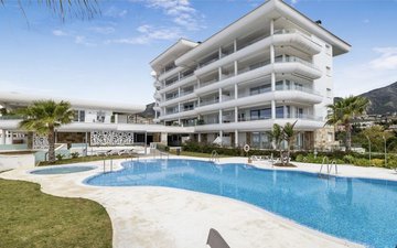Property slide 32