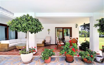 Property slide 10