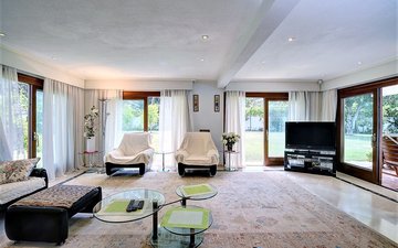 Property slide 14