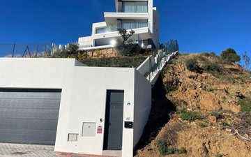 Property slide 10