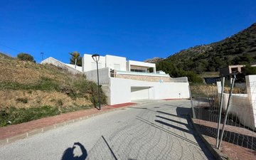 Property slide 24