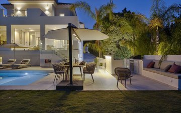 Property slide 114