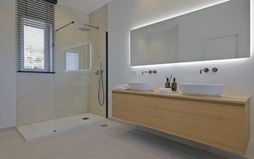 Property slide 16