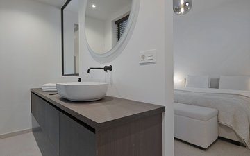 Property slide 44