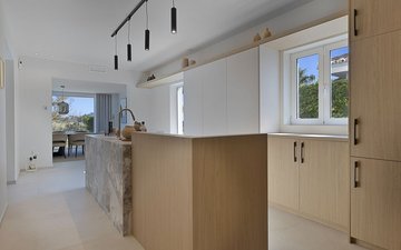 Property slide 84
