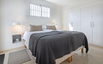 Property slide 32