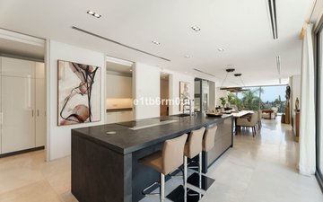 Property slide 32