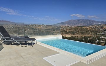Property slide 32