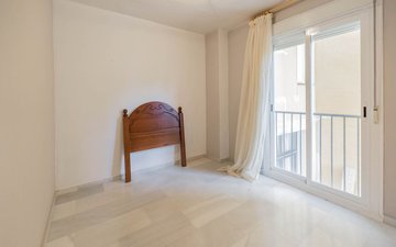 Property slide 32