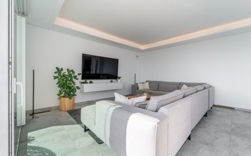 Property slide 18