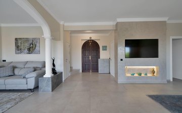 Property slide 19