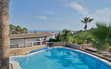 Property slide 39