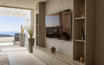 Property slide 10