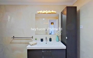 Property slide 32